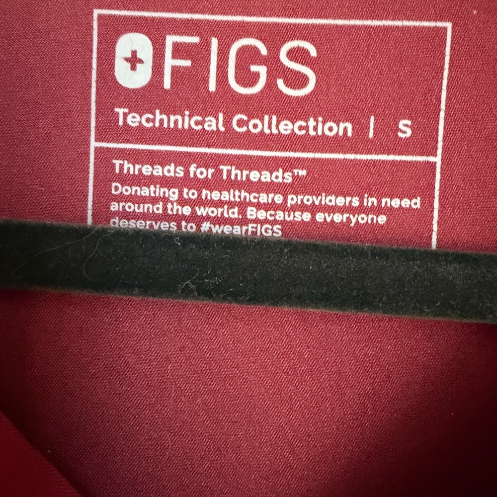 FIGS Burgundy Scrub Set Small Top & Jogger Pants Technical Collection Nurse - Picture 7 of 16
